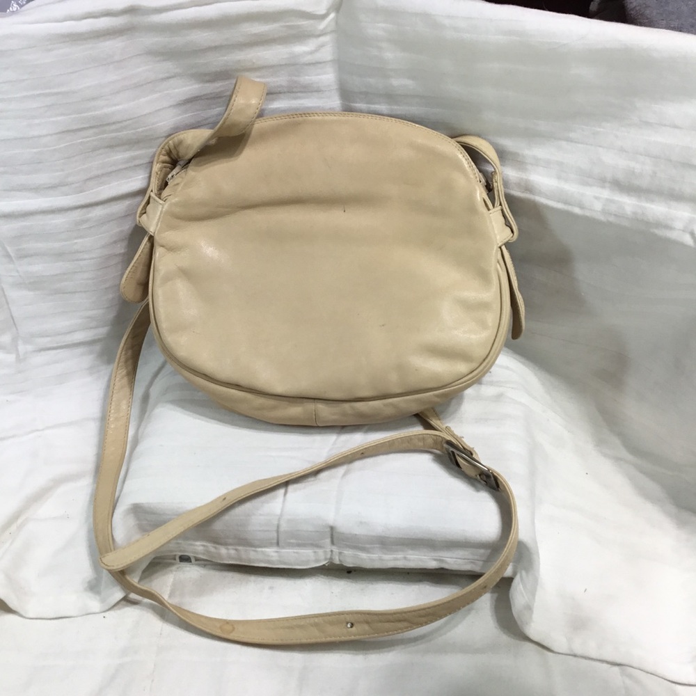 Enny purse, strap long enough for cross body